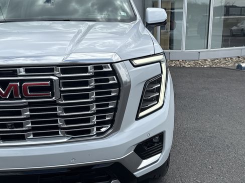 New 2026 GMC Yukon Denali w/ Denali Reserve Package AWD/4WD image 9
