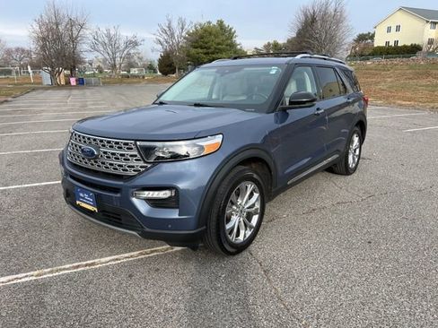 Certified 2021 Ford Explorer Limited w/ Equipment Group 301A image 4