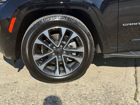 Used 2021 Jeep Grand Cherokee L Overland w/ Luxury Tech Group IV image 9