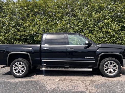 Used 2017 GMC Sierra 1500 SLT w/ SLT Premium Package AWD/4WD image 9