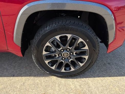 Used 2022 Toyota Tundra Limited image 3