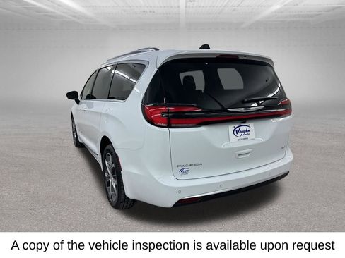 Used 2026 Chrysler Pacifica Pinnacle image 9