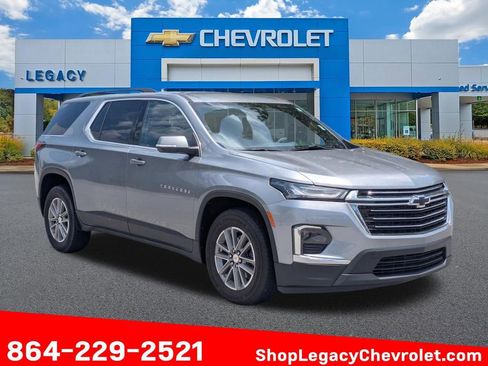 Used 2023 Chevrolet Traverse LT FWD image 1