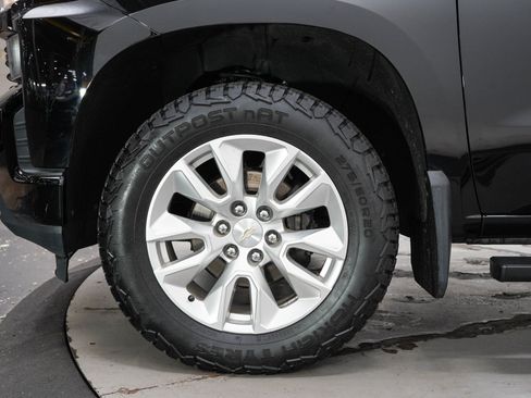Used 2021 Chevrolet Silverado 1500 Custom w/ LPO, Dark Essentials Package AWD/4WD image 30