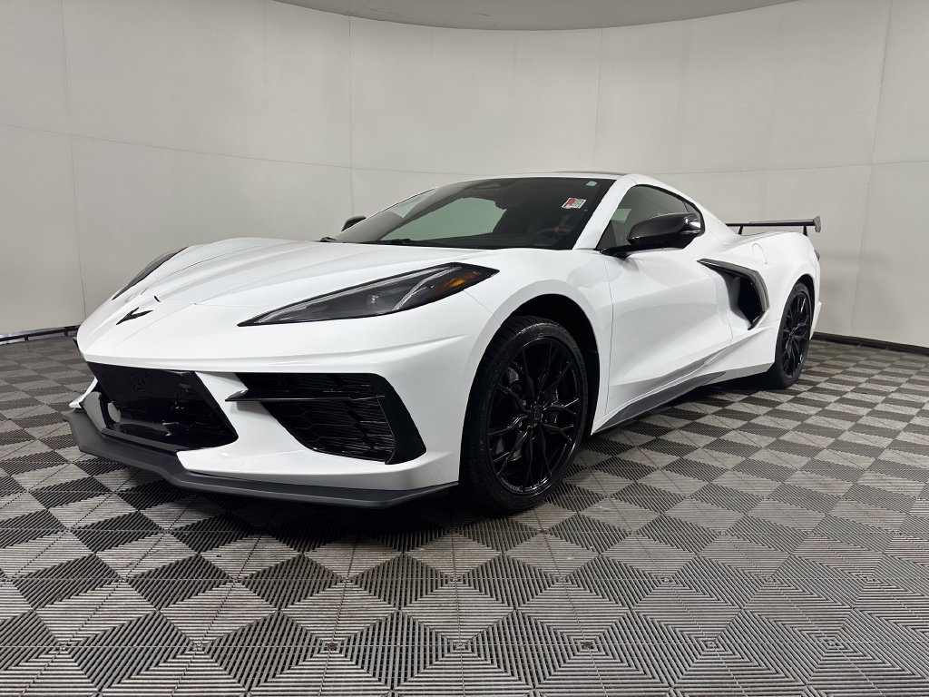 Used 2025 Chevrolet Corvette Stingray Premium Cpe w/ Z51 Performance Package RWD image 1