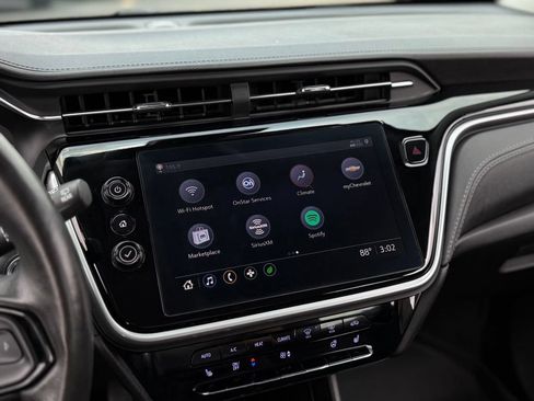 Used 2022 Chevrolet Bolt EUV LT w/ Comfort Package FWD image 19