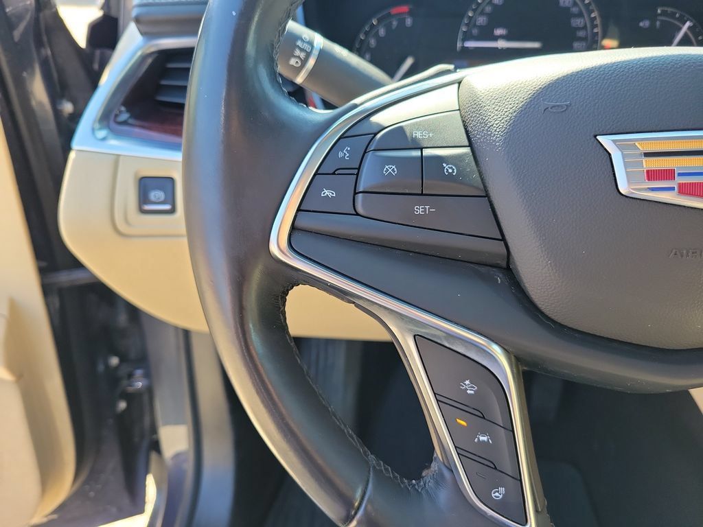 Used 2018 Cadillac XT5 Luxury w/ Driver Awareness Package FWD image 22