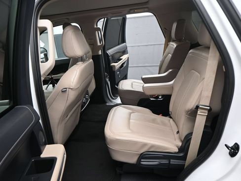 Used 2024 Ford Expedition Limited RWD image 21