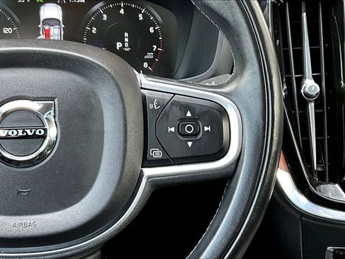 Used 2022 Volvo S60 B5 Momentum w/ Premium Package image 27