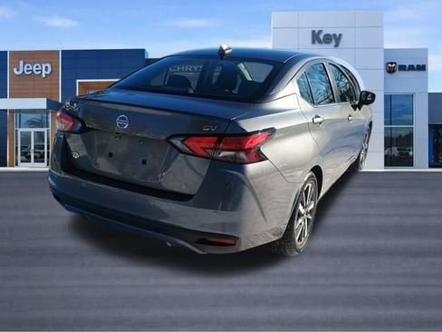 Used 2021 Nissan Versa SV image 5
