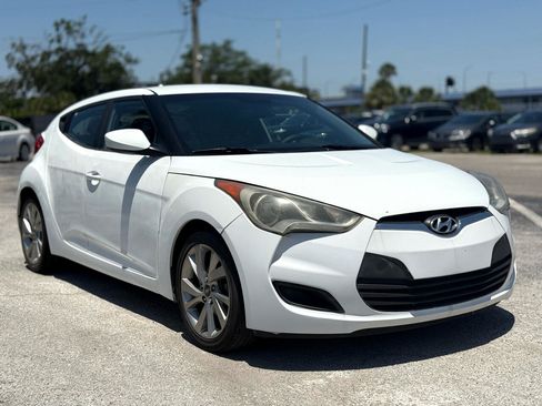 Used 2016 Hyundai Veloster image 7