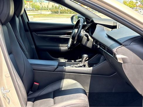 Used 2025 MAZDA MAZDA3 s Sport FWD image 9