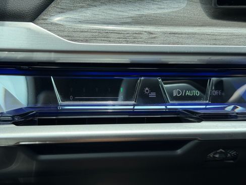 Used 2023 BMW i7 xDrive60 AWD/4WD image 20
