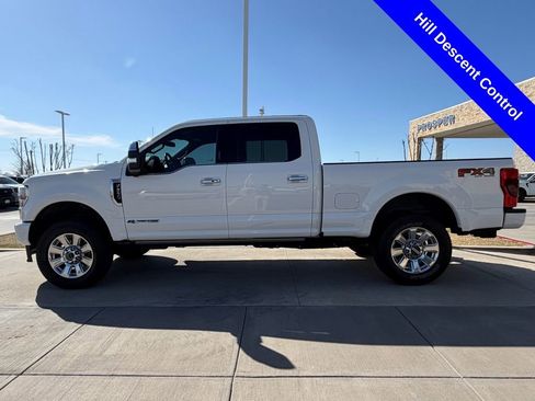 Used 2022 Ford F250 Platinum w/ FX4 Off-Road Package image 11