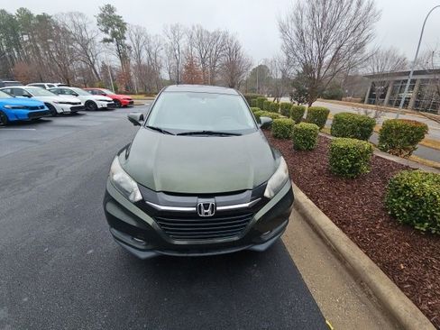 Used 2018 Honda HR-V EX image 6