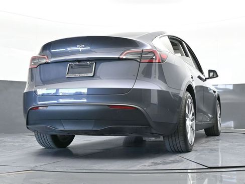 Used 2023 Tesla Model Y Standard Range image 57