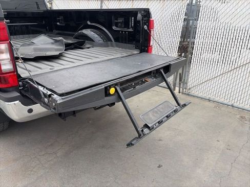 Used 2022 Ford F250 Lariat w/ Lariat Ultimate Package image 6