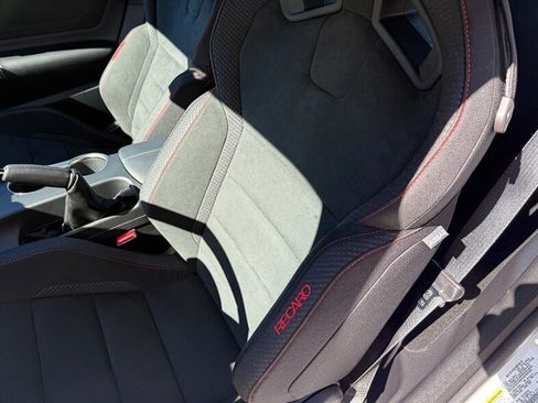 Used 2016 Ford Mustang Shelby GT350R w/ GT350R Equipment Group 920A image 57