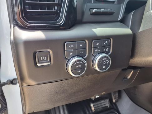Used 2024 GMC Sierra 2500 AT4 w/ AT4 Premium Plus Package AWD/4WD image 21