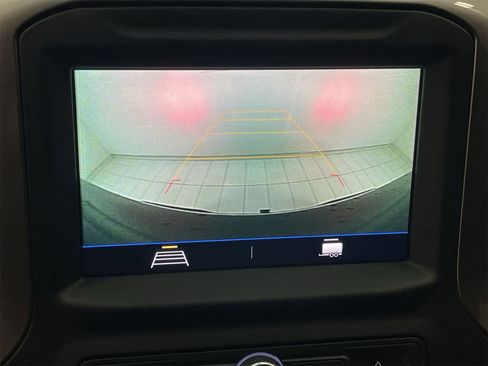 Used 2021 Chevrolet Silverado 1500 Custom image 3