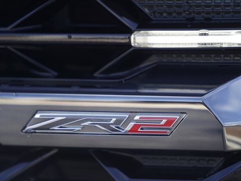 Used 2025 Chevrolet Silverado 1500 ZR2 w/ Technology Package image 40