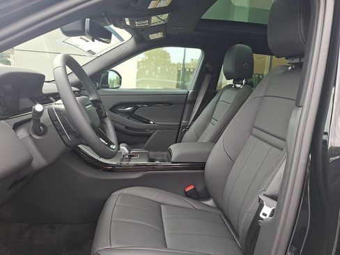 New 2026 Land Rover Range Rover Evoque Hoxton AWD/4WD image 9