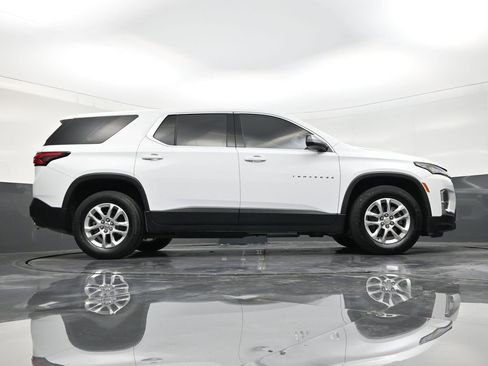 Used 2023 Chevrolet Traverse LS image 25