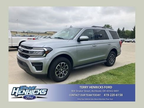 Used 2024 Ford Expedition XLT AWD/4WD image 1