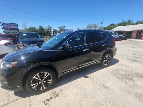 Used 2017 Nissan Rogue SL AWD/4WD image 40