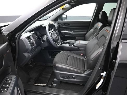 Used 2025 Nissan Pathfinder Rock Creek AWD/4WD image 9