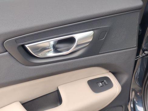 New 2026 Volvo XC60 B5 Plus w/ Climate Package image 18