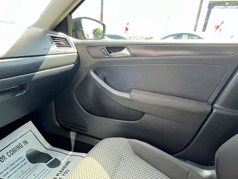 Used 2012 Volkswagen Jetta Sedan FWD image 29