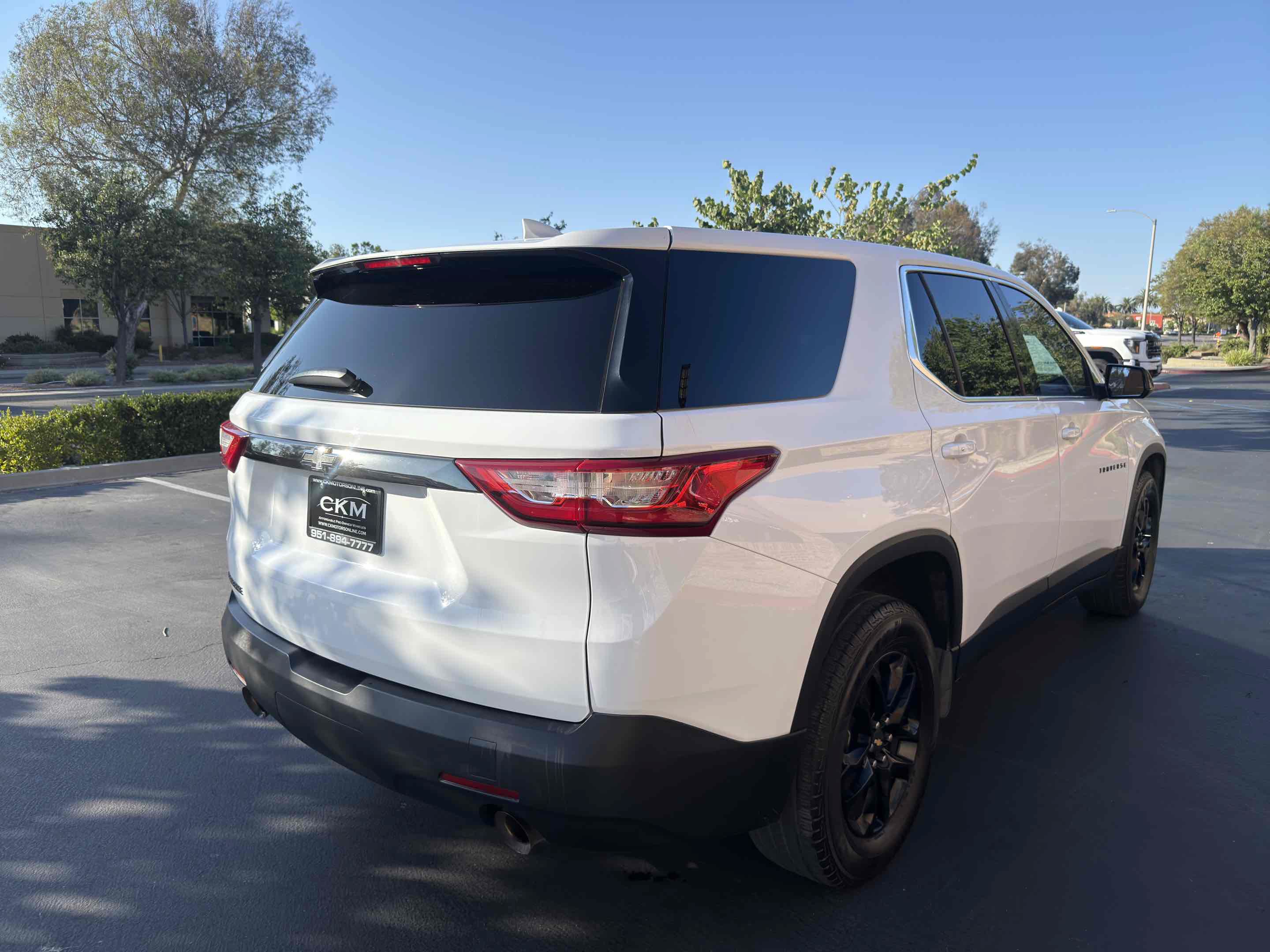 Used 2019 Chevrolet Traverse LS w/ LPO, Blackout Package FWD image 8