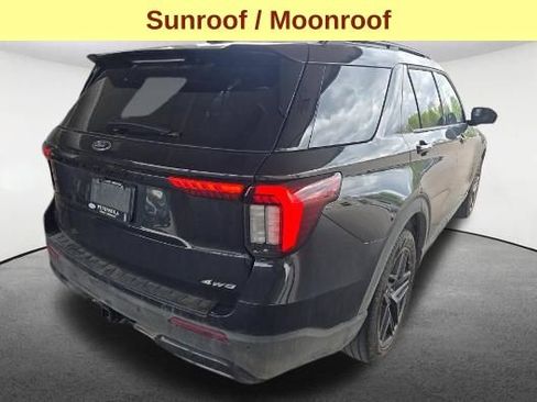 Used 2025 Ford Explorer ST-Line w/ ST-Line Street Pack AWD/4WD image 5