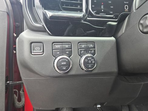 Used 2023 GMC Sierra 1500 SLT AWD/4WD image 12