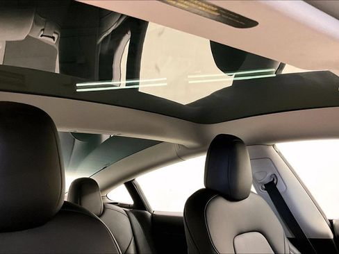 Used 2022 Tesla Model 3 Long Range AWD/4WD image 28
