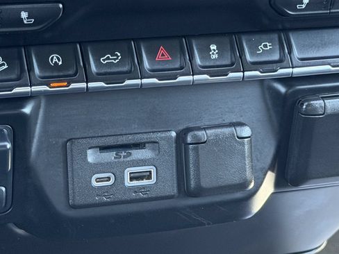 Used 2020 Chevrolet Silverado 1500 LT w/ All-Star Edition AWD/4WD image 18