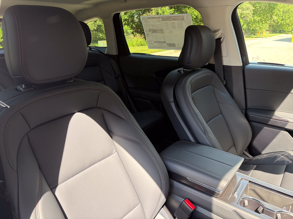 New 2026 Lincoln Nautilus Premier w/ Equipment Group 102A AWD/4WD image 32