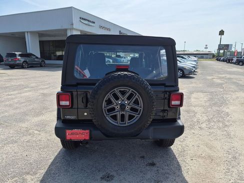 Used 2022 Jeep Wrangler Unlimited Sport AWD/4WD image 6