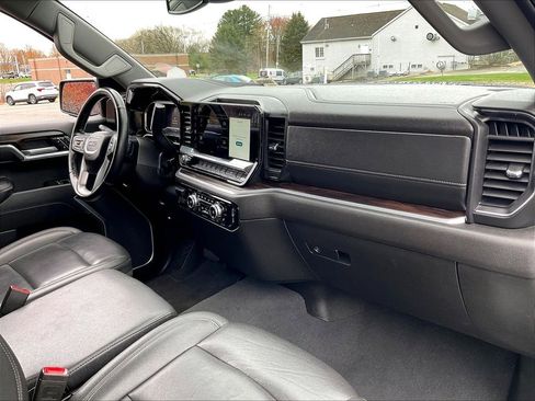 Used 2025 GMC Sierra 1500 SLT AWD/4WD image 14
