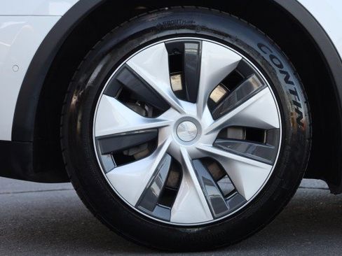 Used 2021 Tesla Model Y Long Range AWD/4WD image 47