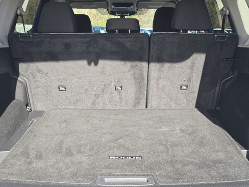 Used 2023 Nissan Rogue SV image 13