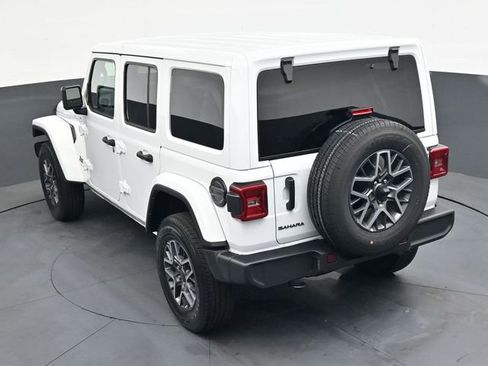 Used 2025 Jeep Wrangler Sahara image 25