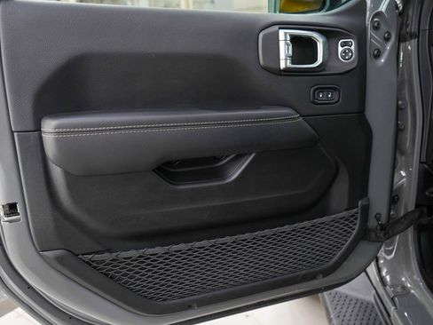 Used 2021 Jeep Wrangler Unlimited Sahara w/ Dual Top Group image 21