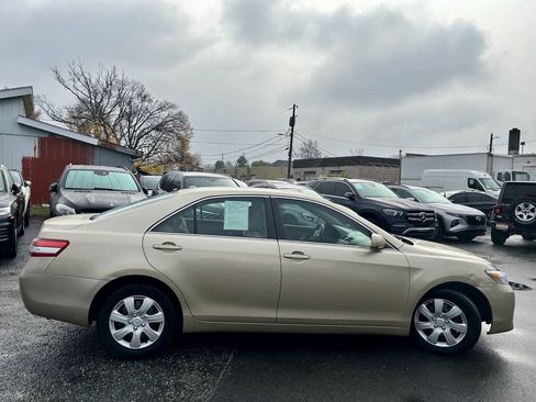 Used 2010 Toyota Camry LE FWD image 8