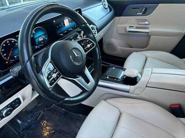 Used 2021 Mercedes-Benz GLA 250 4MATIC w/ Premium Package image 10