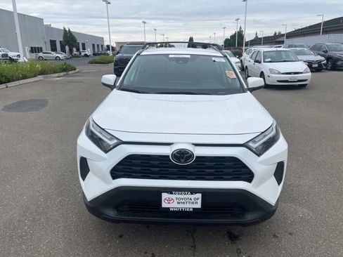 Used 2024 Toyota RAV4 XLE AWD/4WD image 2