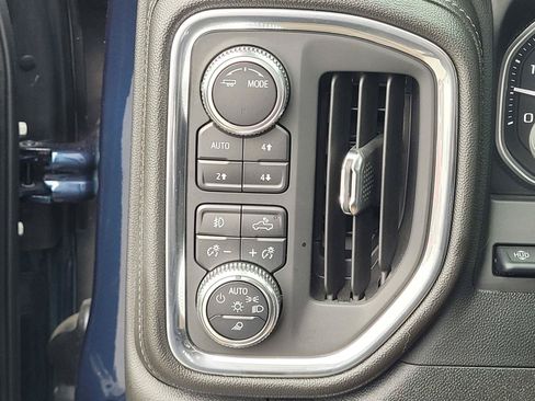 Used 2022 GMC Sierra 2500 Denali w/ Denali Ultimate Package AWD/4WD image 16