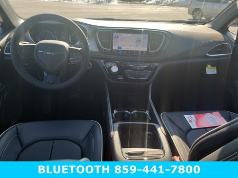 New 2026 Chrysler Pacifica Limited image 10