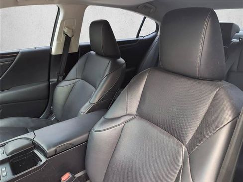 Used 2020 Lexus ES 300h w/ Premium Package FWD image 11